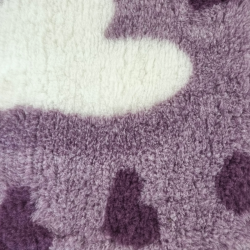 Vetbed lilla med hvide og lilla hjerter 150 x 100